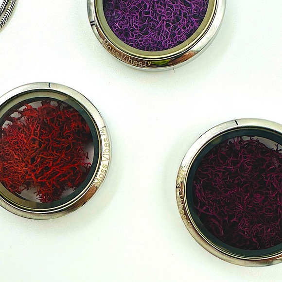 Eternal Moss Locket Pendant Necklace- Wine - Picture 5 of 6